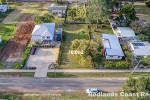 13 Robert St, Russell Island, QLD 4184