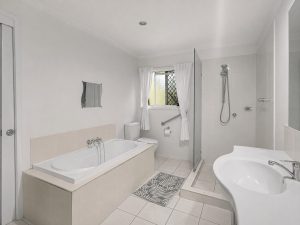 56_Alexander_St_Bathroom_4870-69f41925ce4fc