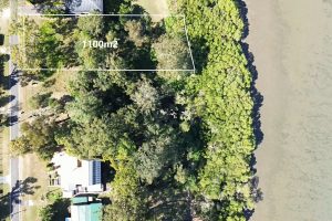 7 Coast Road, Macleay Island, QLD 4184