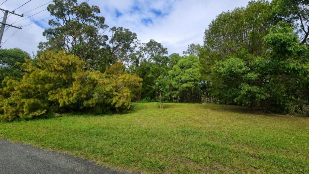 12 Calm Waters Crescent, Macleay Island, QLD 4184