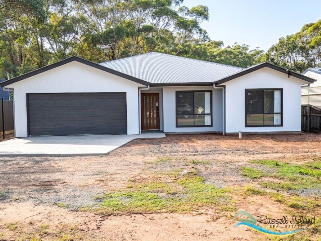 11 Medika Drive, Russell Island, QLD 4184