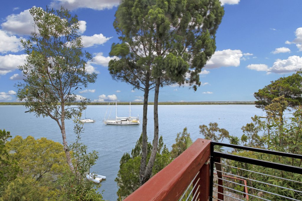 118 Western Road, Macleay Island, QLD 4184