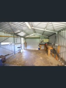 inside_shed_5229-6a220e3030bf1