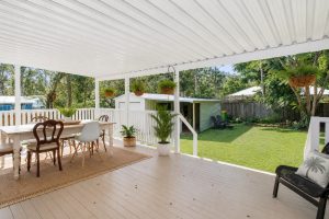 back_deck_table_ai_2_9070-6a2c7807bea37