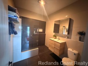 bathroom_1779-6a3227cb8c80a