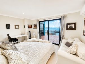 Bedroom_Master_1350-6a37ccdb94f96