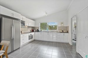 009_Open2view_ID786870-10_Alistair_Court_1735-652f58cf30cf5