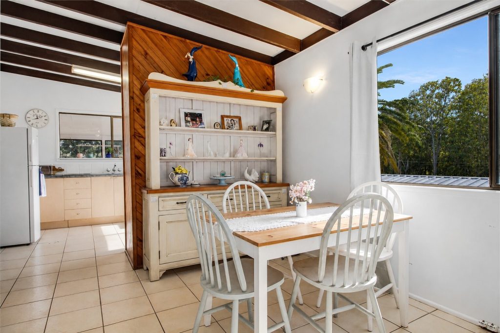 65 High Central Road, Macleay Island, QLD 4184
