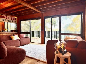 50_resthaven_living_2_8100-6a5d6ed892241