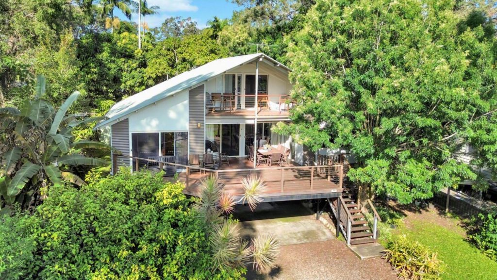 28 Blue Bay Crescent, Macleay Island, QLD 4184