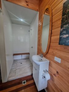 bathroom_main_6743-6a4c52f4ca73f