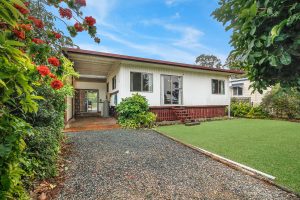 Front_of_House_3364-6a5dab7396318