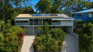 front_house_use_5072-6a8648f11fefb