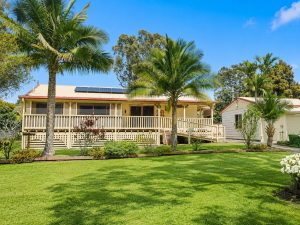 side_of_house_0402-6a926c49aa521