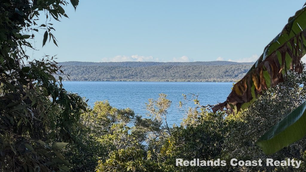 15 Lovell Parade, Lamb Island, QLD 4184