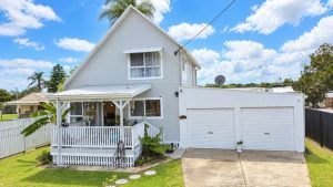 23 Hamilton Parade, Macleay Island, QLD 4184