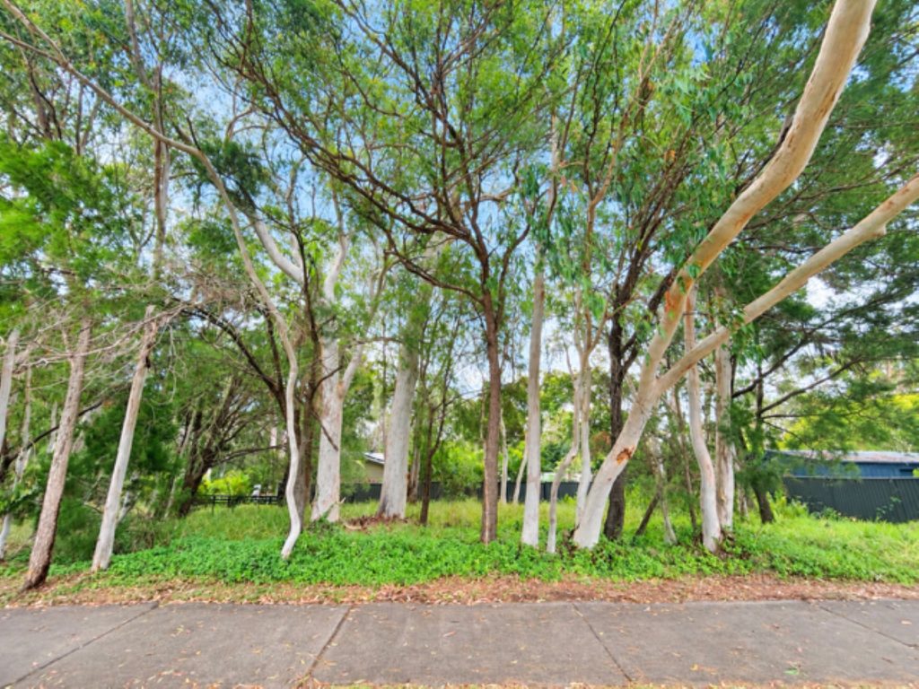 1 Aruma Street, Macleay Island, QLD 4184