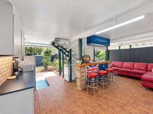 Bar_kitchenette_area_5587-6ad2bc3dc3f66