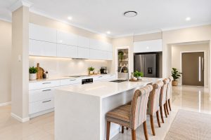 Bright_Modern_Kitchen_with_Island_and_Plants_0543-6ad84e12758ce